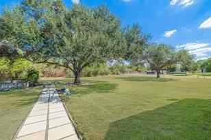 1520 Lakefield Dr, Sealy, TX 77474 - Photo 30