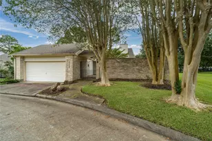 1702 Plumbwood Way, Houston, TX 77058 - Photo 2