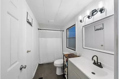 211 W Lakeside Drive, Huntsville, TX 77320 - Photo 20