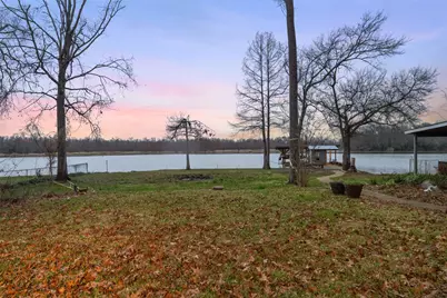 211 W Lakeside Drive, Huntsville, TX 77320 - Photo 16