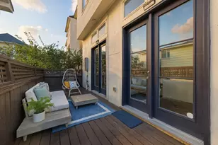 1360 W 25th St, Houston, TX 77008 - Photo 2