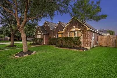 2450 Sullivan Lane, Dickinson, TX 77539 - Photo 2