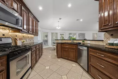 2450 Sullivan Lane, Dickinson, TX 77539 - Photo 6