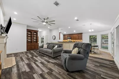 2450 Sullivan Lane, Dickinson, TX 77539 - Photo 4
