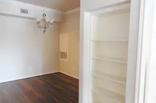 2255 Braeswood Park Dr, Houston, TX 77030 - Photo 6