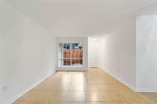 711 Holiday Dr, Galveston, TX 77550 - Photo 2