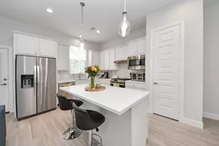 506 W Donovan St, Houston, TX 77091 - Photo 8