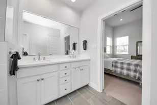506 W Donovan St, Houston, TX 77091 - Photo 12