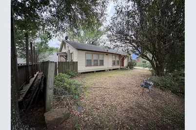 404 W Main Street, Tomball, TX 77375 - Photo 2