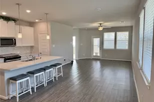 2047 W Darlington Oak Ct, Conroe, TX 77304 - Photo 2