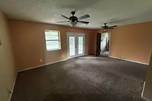 1504 Martha St, Bowie, TX 76230 - Photo 8