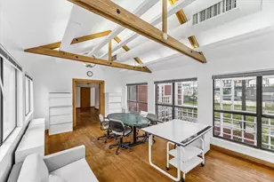 2402 Commonwealth St, Houston, TX 77006 - Photo 14