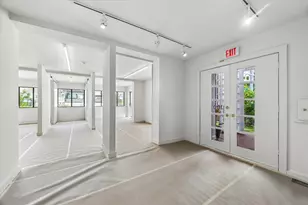 2402 Commonwealth St, Houston, TX 77006 - Photo 20