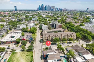 2402 Commonwealth St, Houston, TX 77006 - Photo 2