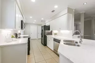 1916 Crooked Creek Ln, Pearland, TX 77581 - Photo 10