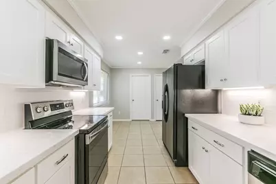 1916 Crooked Creek Lane, Pearland, TX 77581 - Photo 12
