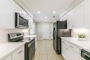 1916 Crooked Creek Ln, Pearland, TX 77581 - Photo 12