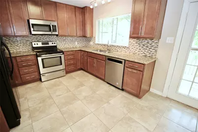 612 E Castle Harbour Drive, Friendswood, TX 77546 - Photo 6