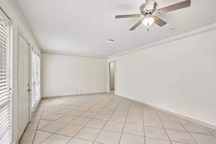6401 Rowan Ln, Houston, TX 77074 - Photo 2