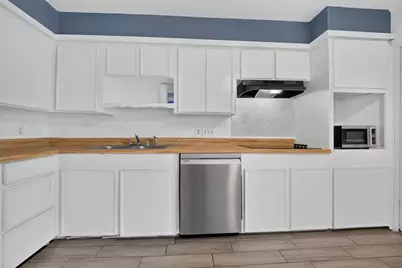 7205 Beechnut Street #D, Houston, TX 77074 - Photo 14