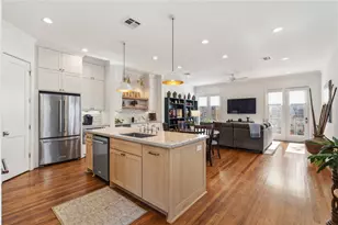 1522 Lawrence St, Houston, TX 77008 - Photo 2