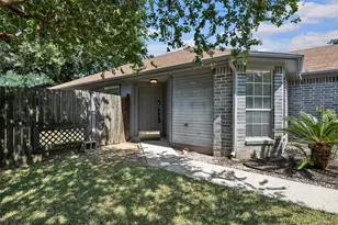 18103 Gravenhurst Ln, Tomball, TX 77377 - Photo 2