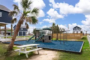 1058 Shady Ln, Gilchrist, TX 77617 - Photo 40