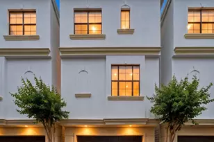 911 W Drew St, Houston, TX 77006 - Photo 2