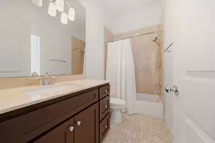 911 W Drew St, Houston, TX 77006 - Photo 30