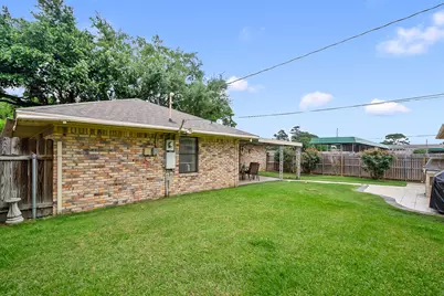 4923 Saxon Drive, Houston, TX 77092 - Photo 34