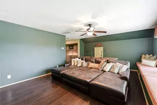 2805 Shadow Woods Ct, Houston, TX 77043 - Photo 34