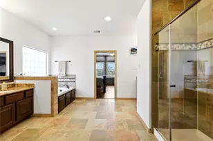 2805 Shadow Woods Ct, Houston, TX 77043 - Photo 22