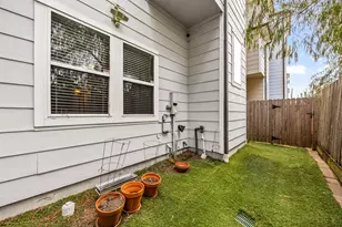928 W 20th St, Houston, TX 77008 - Photo 32