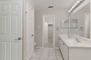 11 Scenic Brook Ct, The Woodlands, TX 77382 - Photo 18