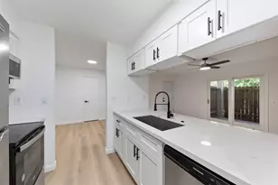 815 Lyle W Ave, Cleveland, TX 77327 - Photo 6