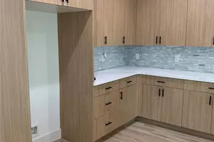 9026 Scott St, Houston, TX 77051 - Photo 10