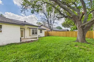 2002 Jones St, Rosenberg, TX 77471 - Photo 32