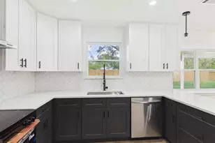 2002 Jones St, Rosenberg, TX 77471 - Photo 22