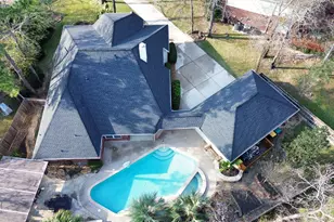 3 Belcarra Pl, The Woodlands, TX 77382 - Photo 2