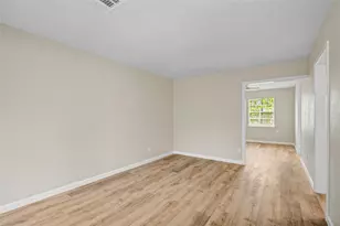 10611 Leitrim Way, Houston, TX 77047 - Photo 6