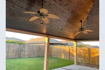 1215 Wallflower Avenue, Baytown, TX 77521 - Photo 14