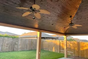 1215 Wallflower Ave, Baytown, TX 77521 - Photo 14