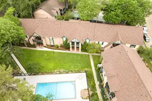 8229 Kingsbrook Rd, Houston, TX 77024 - Photo 36