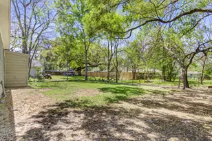 313 N Beauregard St, Alvin, TX 77511 - Photo 18