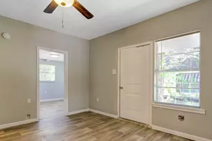 313 N Beauregard St, Alvin, TX 77511 - Photo 8