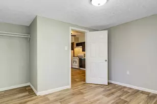 313 N Beauregard St, Alvin, TX 77511 - Photo 12