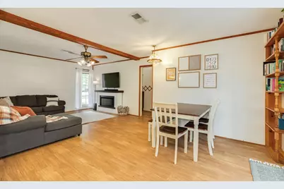 107 Hickory, Lake Jackson, TX 77566 - Photo 6