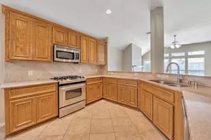 871 Falling Springs Ln, League City, TX 77573 - Photo 10