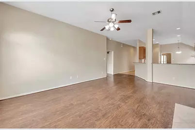 871 Falling Springs Lane, League City, TX 77573 - Photo 8