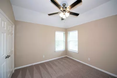 10411 Village Lake Drive, Missouri City, TX 77459 - Photo 28